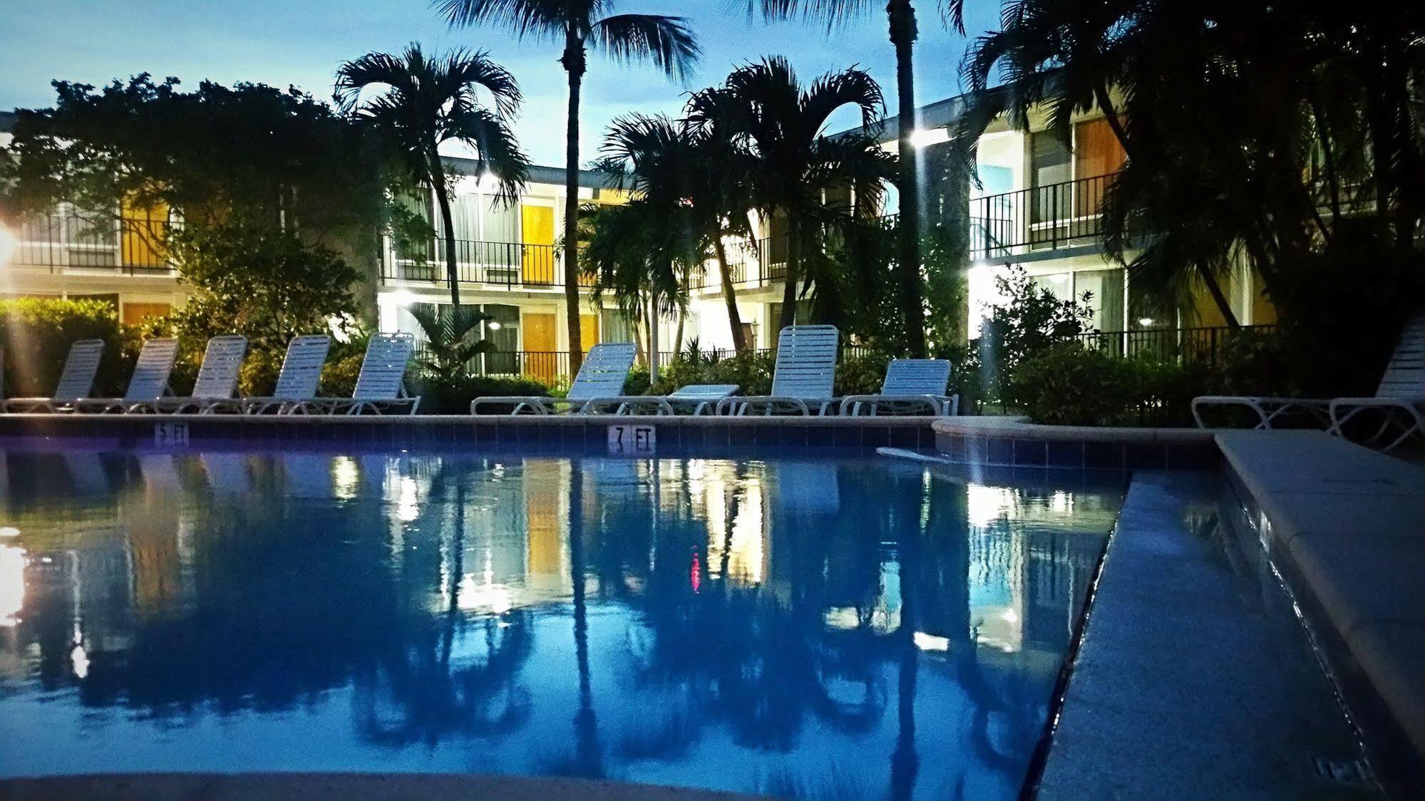 Dolphin Key Resort - Cape Coral Eksteriør billede